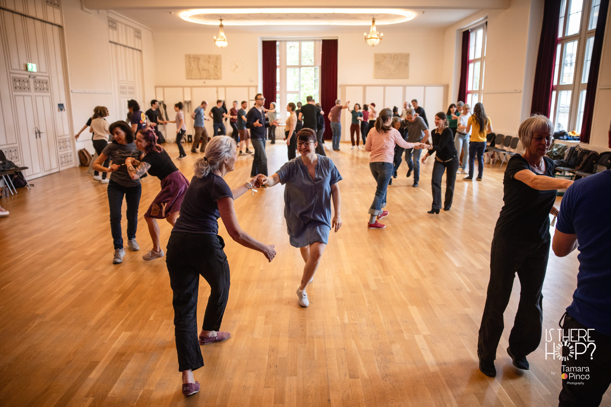 Keep Students Engaged: Mastering Pre- and Post-Class Communication